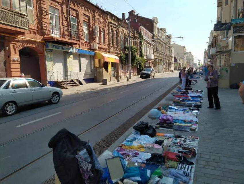 В Ростове найдут место под стихийные рынки и овощные развалы