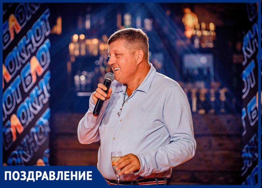 День рождения отмечает руководитель сети «Блокнот» Олег Пахолков