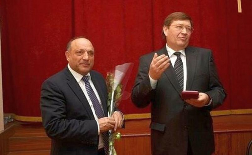 Суд продлил арест главы Аксайского района Виталия Борзенко на два месяца