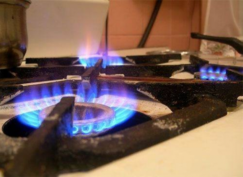 Семья из трех человек отравилась угарным газом в Ростовской области по дороге на море 