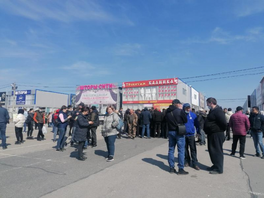 Третий день в осаде: что происходит на рынках под Ростовом, которые недавно посетили силовики