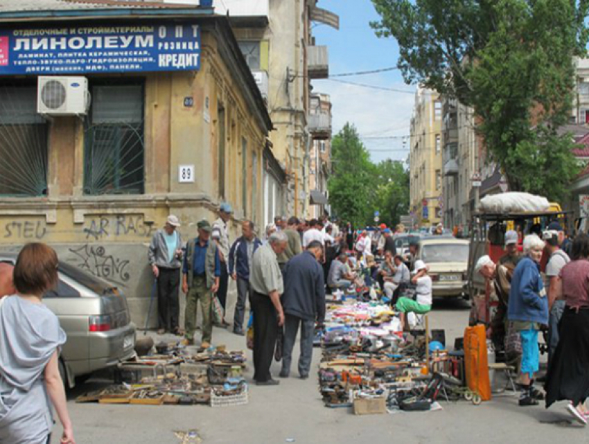 В Ростове потребовали прекратить торговлю на Станиславского