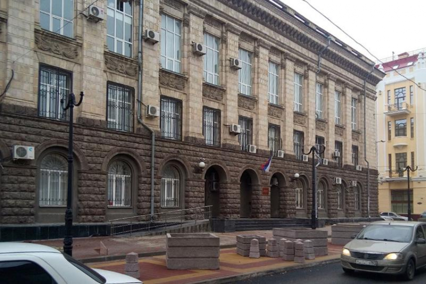 Замначальника ИФНС в Ростове получил 4 года тюрьмы за аферу на 106 млн рублей