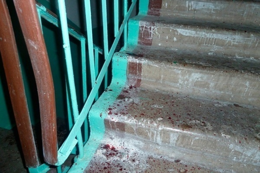 Пенсионера МВД избили из-за полутора тысяч рублей в центре Ростова 