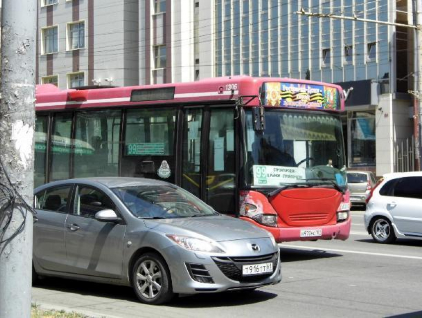 В Ростове с маршрутов начали исчезать автобусы