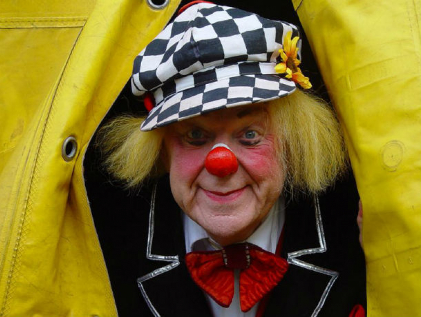 Потрясающее стихотворение о смерти клоуна опубликовал Стас Садальский