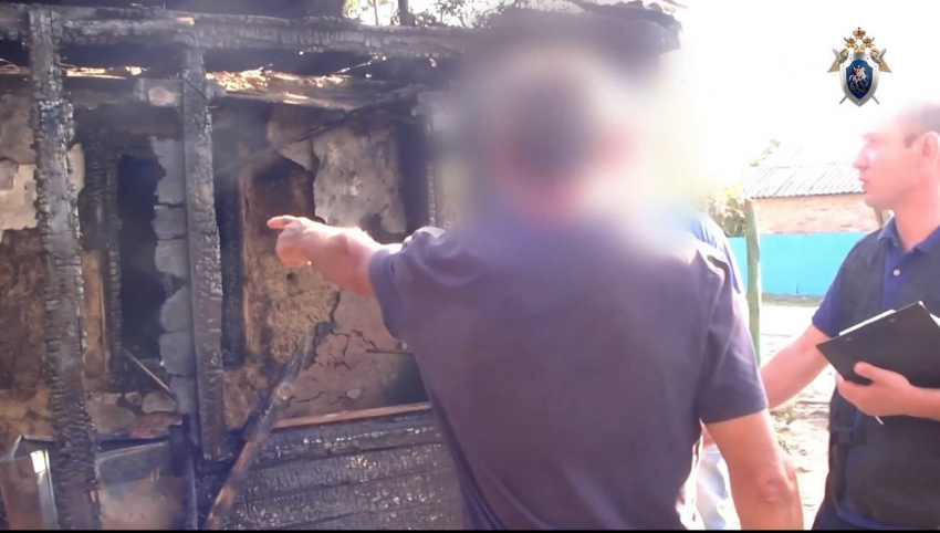 На Дону мужчина поджёг дом и запер дверь пытаясь убить сожительницу