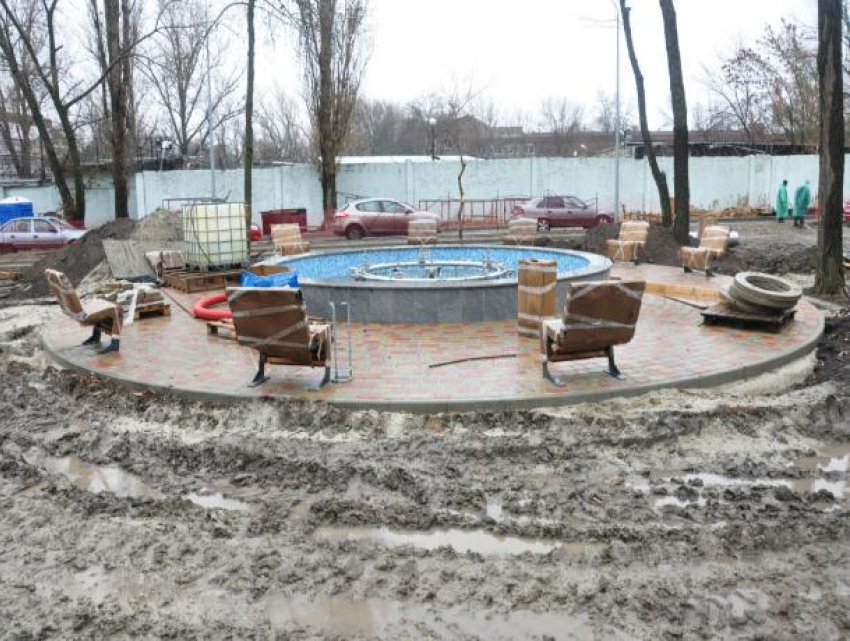 Печальная традиция: в Ростове уже третий год подряд не могут завершить благоустройство парков в срок
