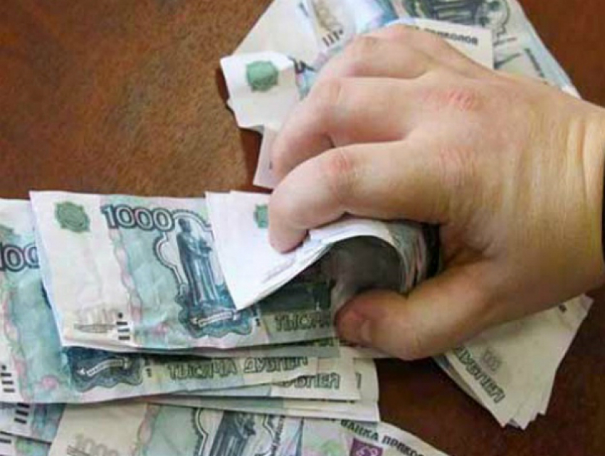 Директор фирмы в Ростовской области «прогулял» выданные на поставку сельхозтехники три миллиона рублей