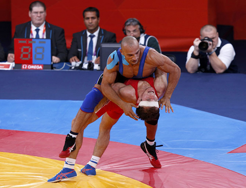 Донские спортсмены выиграли три медали на чемпионате России по греко-римской борьбе