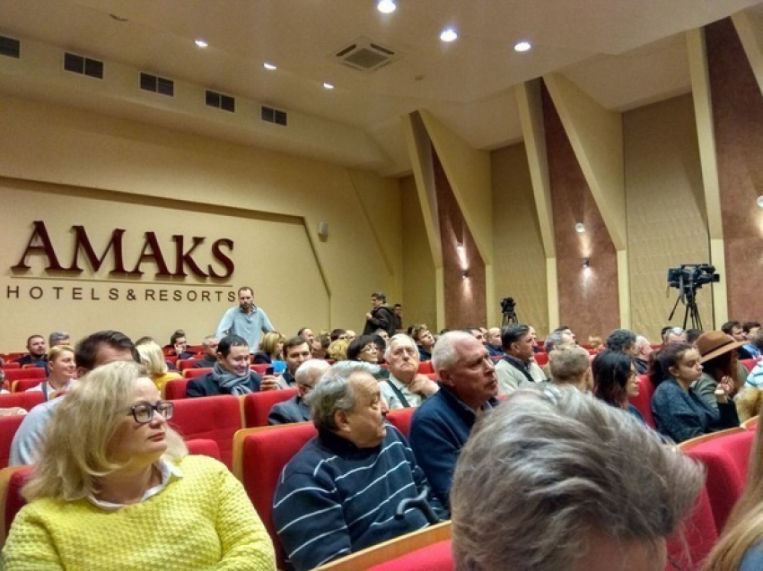 Встреча Григория Явлинского со своими избирателями в Ростове началась с непредвиденного казуса 