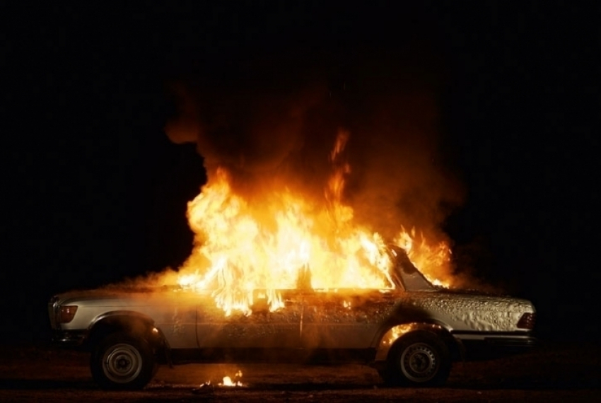 Жителя Ростовской области пытались сжечь вместе с машиной, чтобы он не заявил в полицию об избиении
