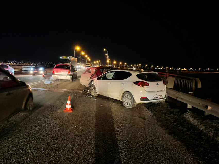 Два человека пострадали в тройном ДТП под Ростовом