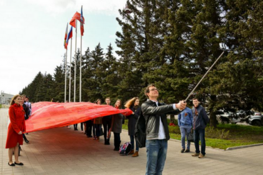 Ростовчанам предлагают сделать «патриотические селфи» с ветеранами и мемориалами