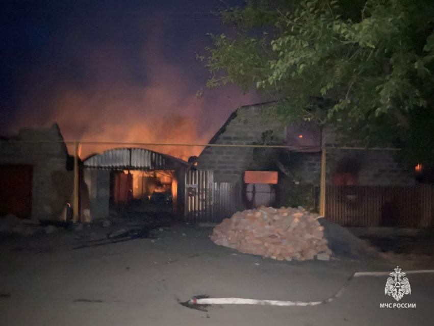 Дончанин получил сильные ожоги в результате крупного пожара в Ростовской области 