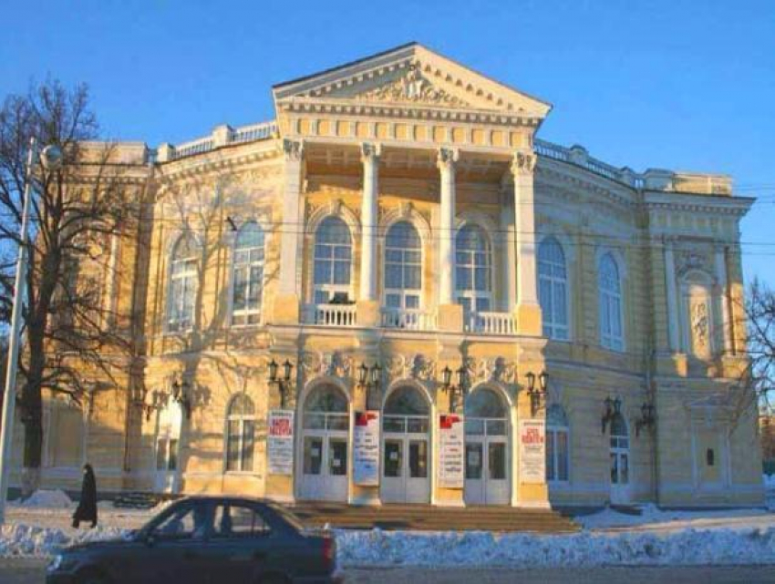 Новый новогодний спектакль представит Ростовский академический молодежный театр