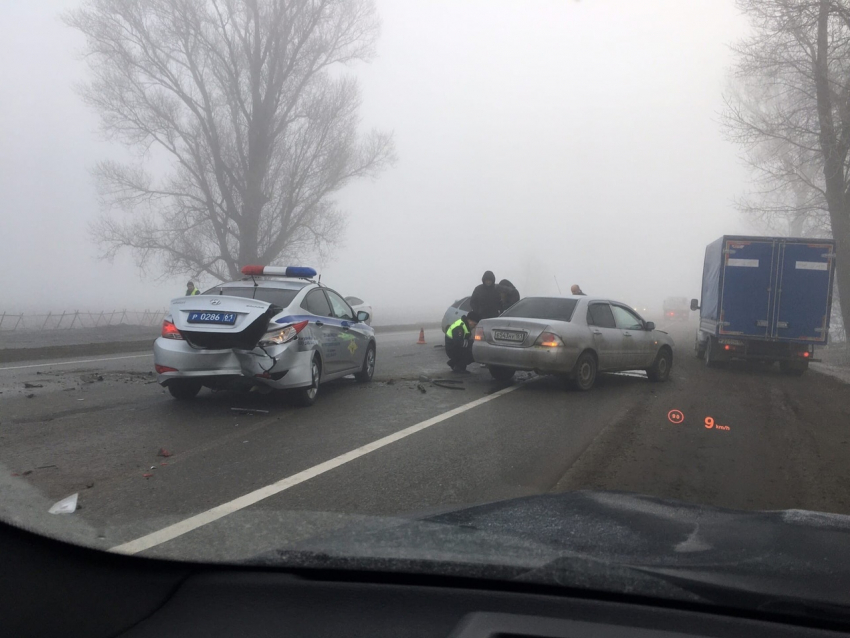 Под Ростовом экипаж ДПС попал в аварию