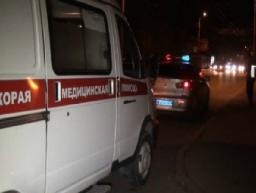 Серьезные травмы получил перебегавший дорогу мужчина под колесами иномарки в Ростове