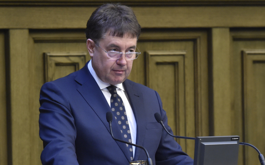Экс-судья Виктор Момотов требует закрытого процесса по делу об изъятии имущества