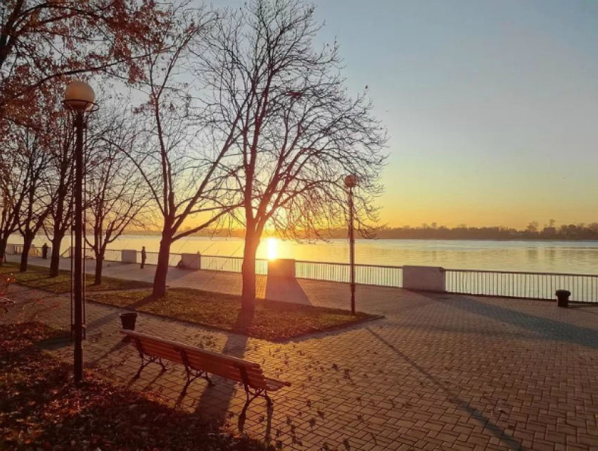 Жаркой и безоблачной выдастся середина рабочей недели для жителей Ростова 