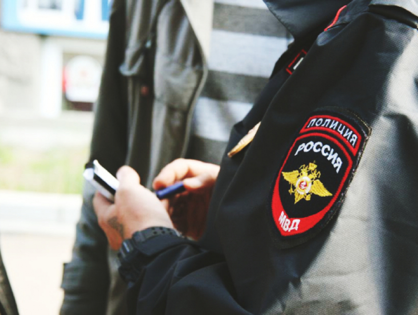 Лихач на иномарке сбил полицейского, который пытался его задержать в Ростове