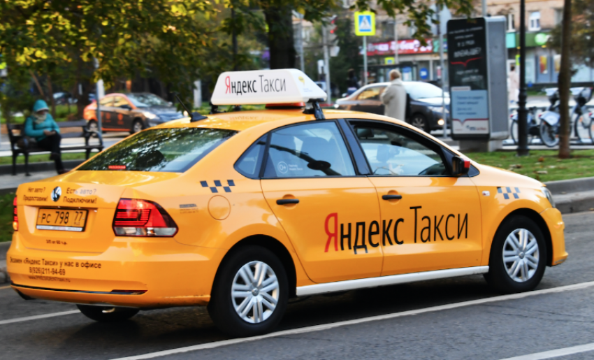В апреле и мае у таксистов в Ростове резко выросли доходы