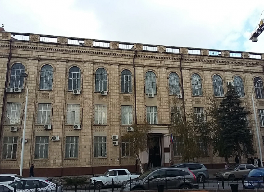 Экс-замначальника дирекции РЖД в Ростове получил условку за злоупотребление полномочиями