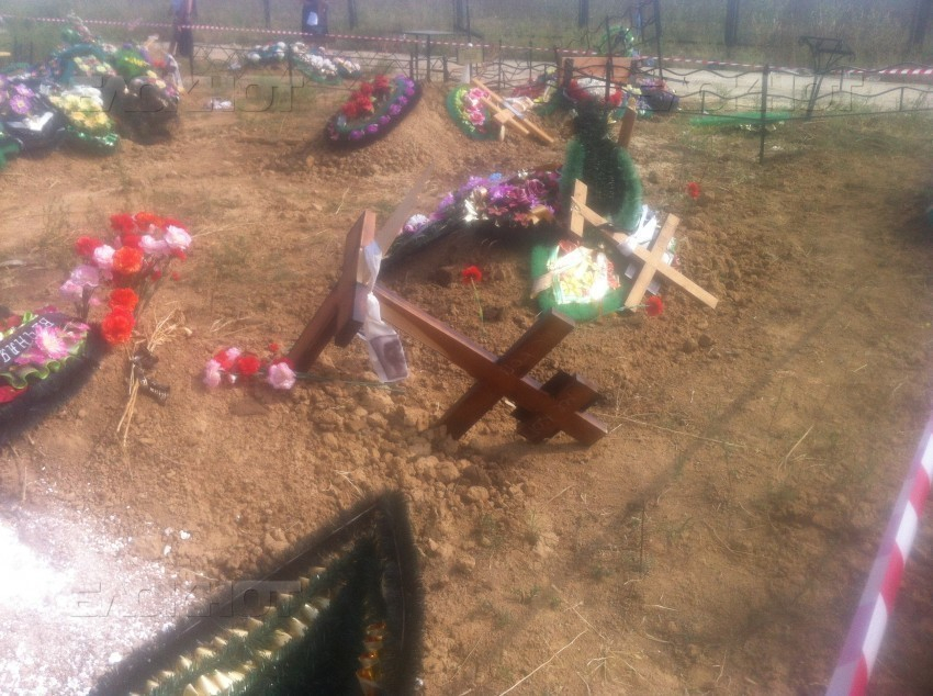 В Ростовской области вандалы разворотили на кладбище более 20 могил 