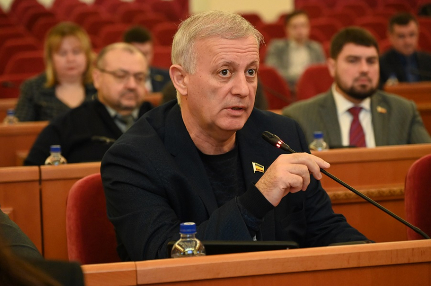 Депутат Адам Батажев: за что боролся, на что напоролся