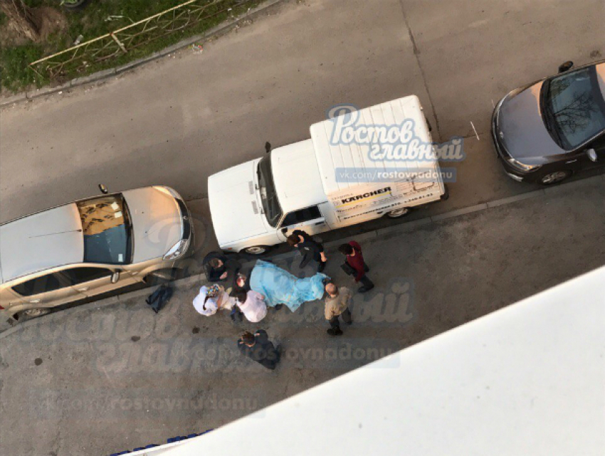 Молодой мужчина попал в реанимацию после жестокого избиения во дворе Ростова