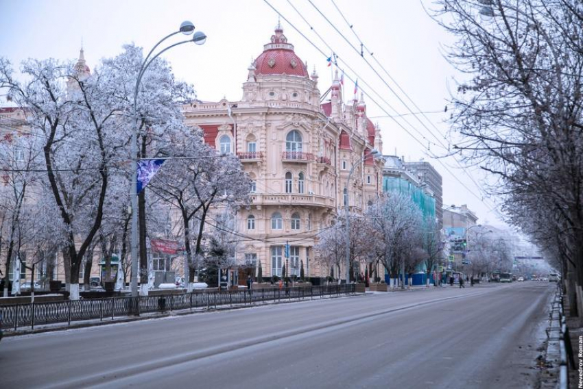 Ростов зимой фото. Ростов на Дону улица большая Садовая зимой. Большая Садовая Ростов на Дону зимой. Пушкинская улица Ростов-на-Дону зимой. Ростов на Дону в декабре.