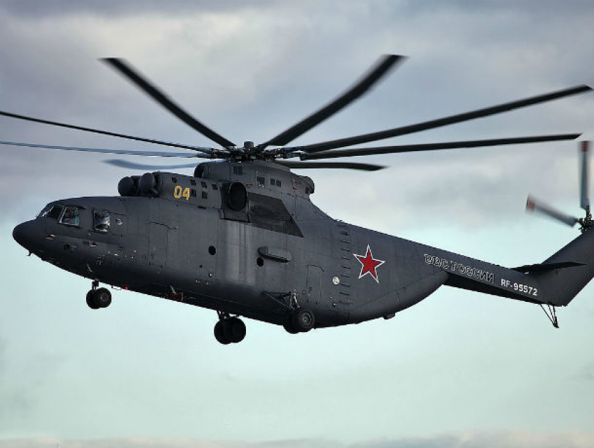 Самый большой военно-транспортный вертолет будет тушить пожары в степях Ростовской области