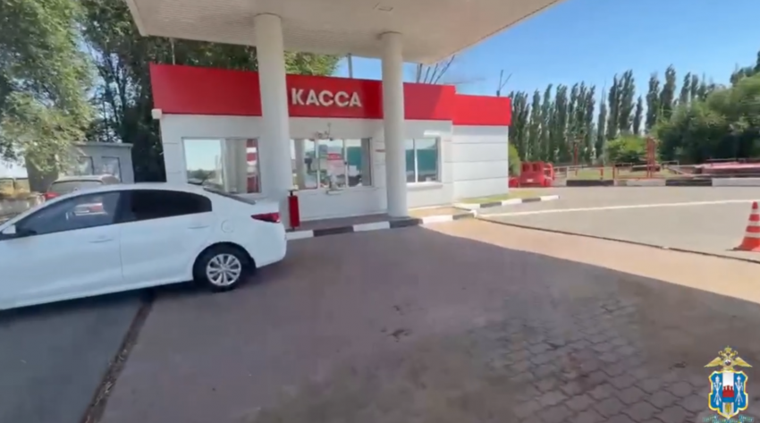 В условиях ажиотажа на заправках в Ростовской области накрыли спекулянтов топливом