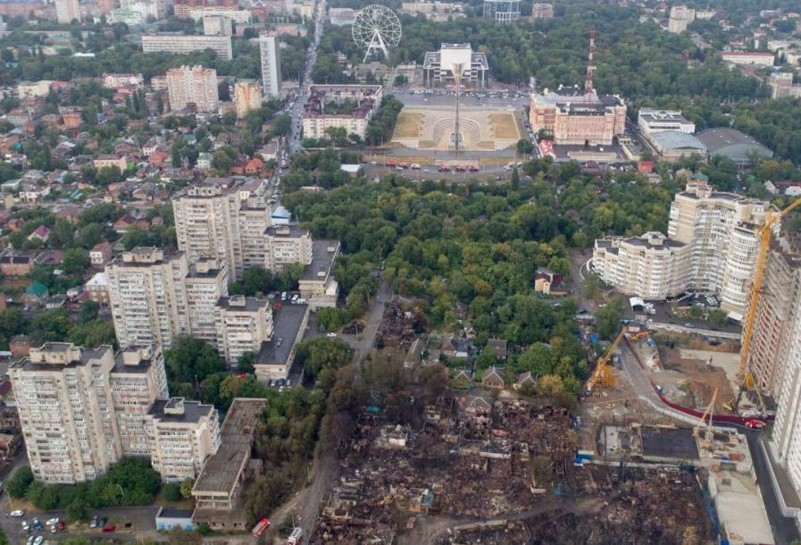 В Ростове на Театральном спуске хотят построить многоуровневые парковки