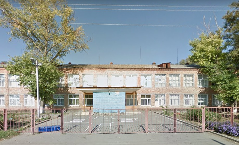 Банда старшеклассниц держит в страхе школу в Ростовской области