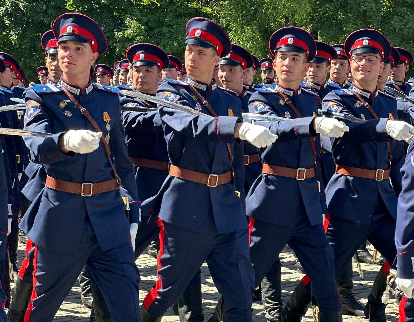 В Ростовскую область с парада Победы в Москве вернулись казаки