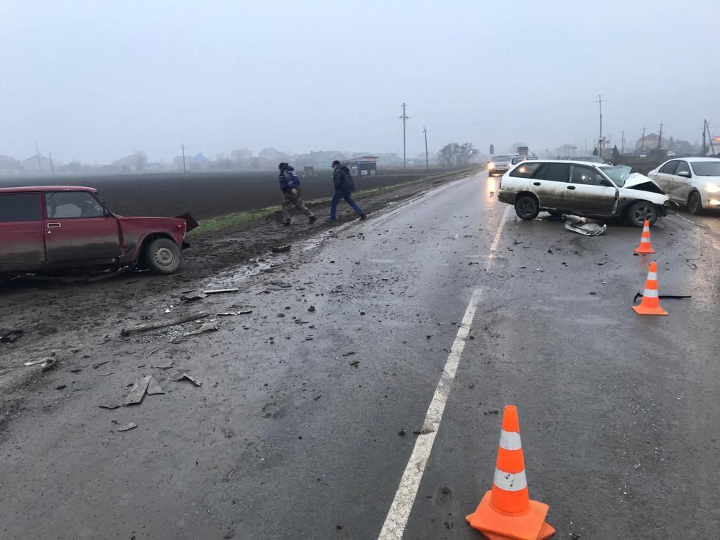 На трассе в Азовском районе в ДТП погибла 19-летняя девушка