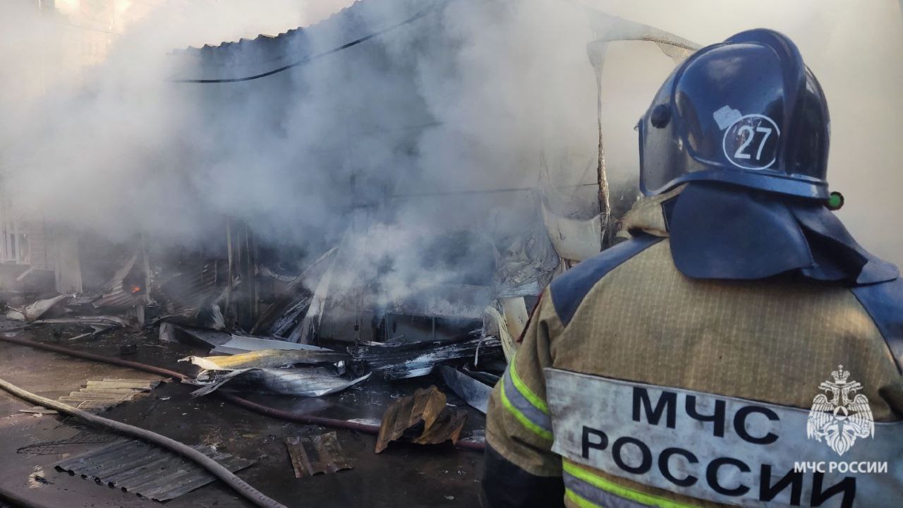 В Ростовской области сотрудники МЧС спасли из огня более 20 человек за  неделю