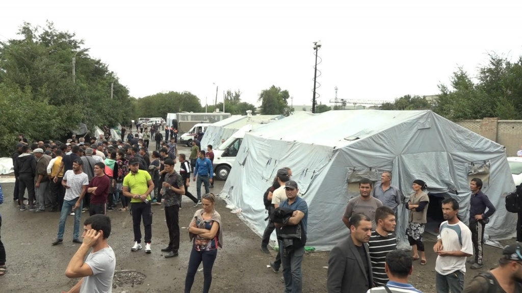 Около тысячи жителей Узбекистана отправились вывозным поездом из Ростова в Ташкент