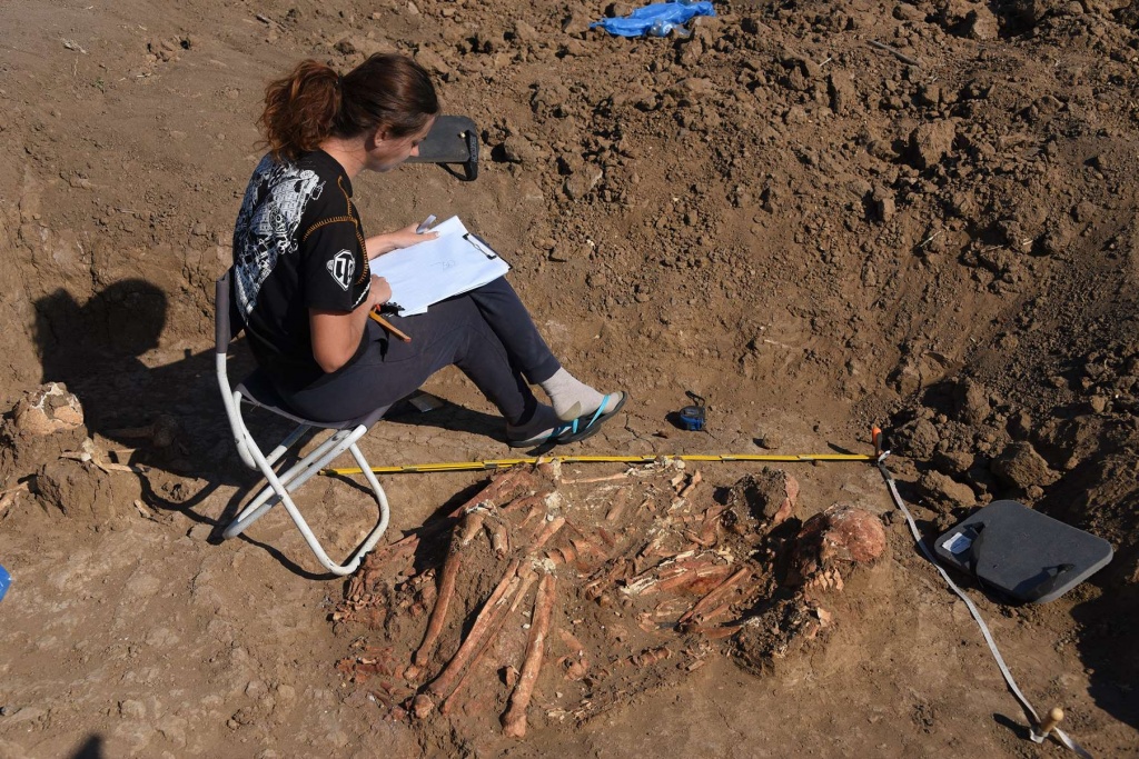 Ростовские археологи раскопали курган с двумя десятками могил. Фото: пресс-служба ДГТУ