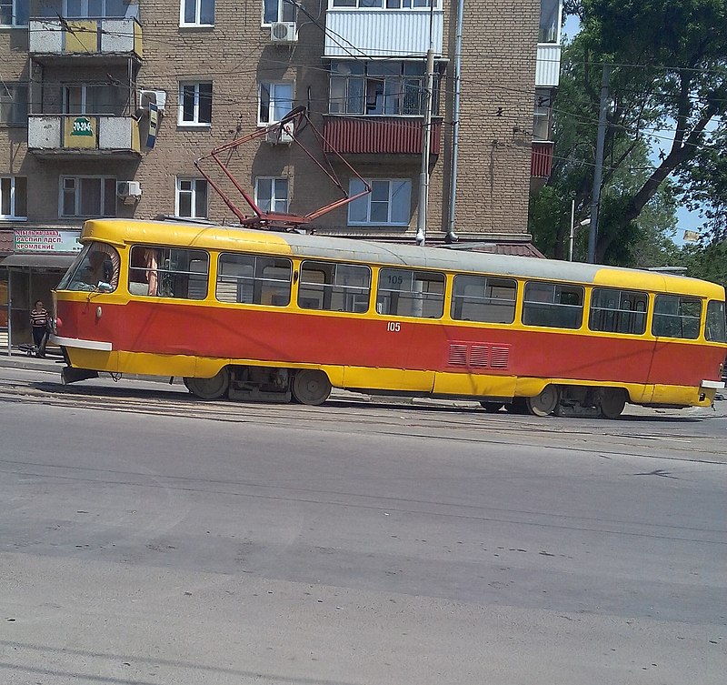 800px-Трамвай_ТатраТ3_г._Ростов-на-Дону.jpg