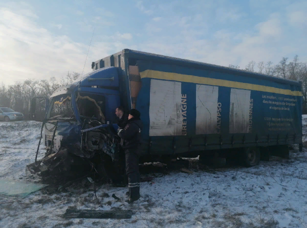 Три человека погибли в ДТП с участием ростовского грузовика и автобуса с украинцами. Фото: прокуратура Воронежской области