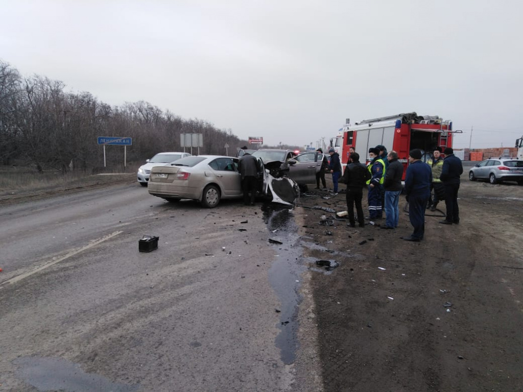 В страшной аварии под Ростовом насмерть разбился мужчина